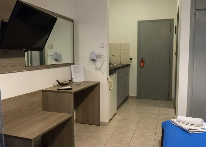 Polykratis בית הארחה 4*