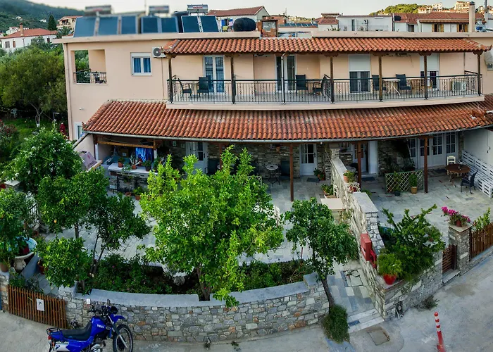 Polykratis בית הארחה