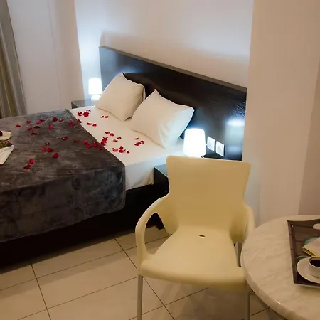 πολυκράτης Πανσιόν Σκιάθος Πόλη