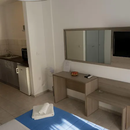 Polykratis Guest house 4*