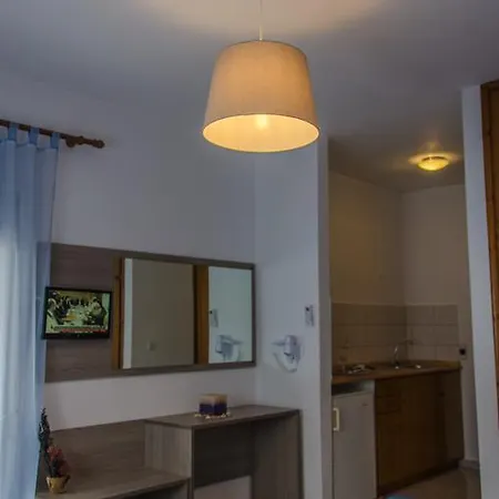 Polykratis Guest house 4*