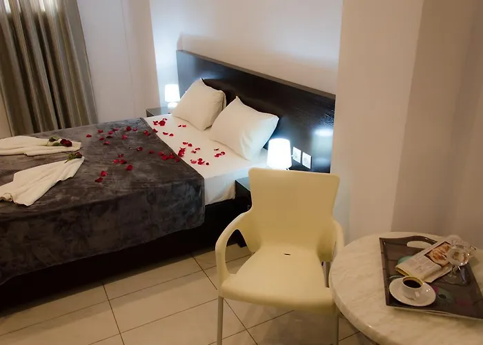 Polykratis Guest house Skiathos Town