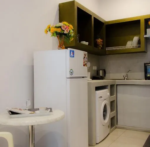 Polykratis Guest house 4*