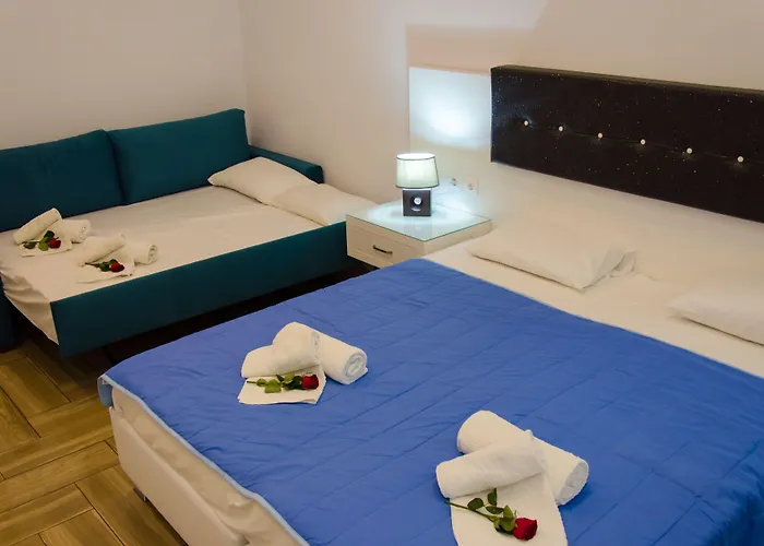 Guest house Polykratis 4*